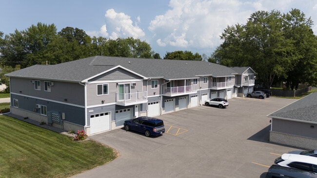 Building Exterior - Quarry View Apartments