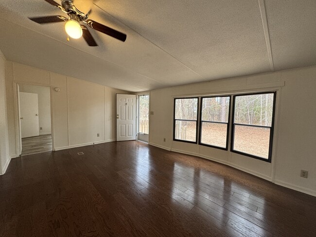 Photo - 157 Conover St