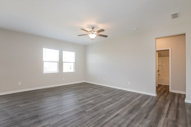 Photo - 536 Knightsbridge Ln