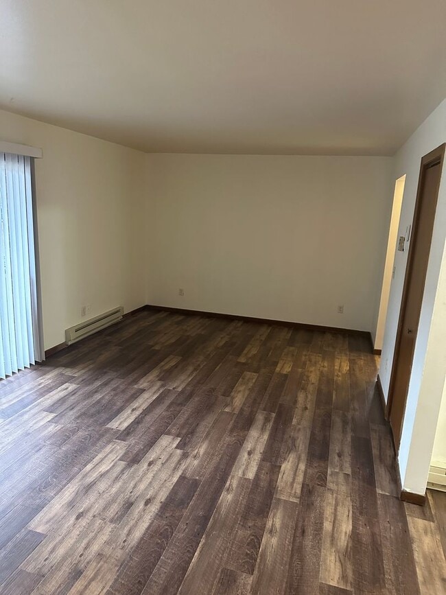 Photo - Immaculate Updated 2 Bedroom with 1 Bath