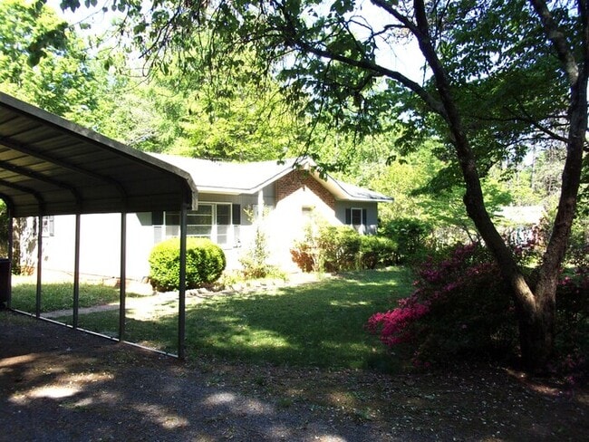 Building Photo - 5570 Old York Rd