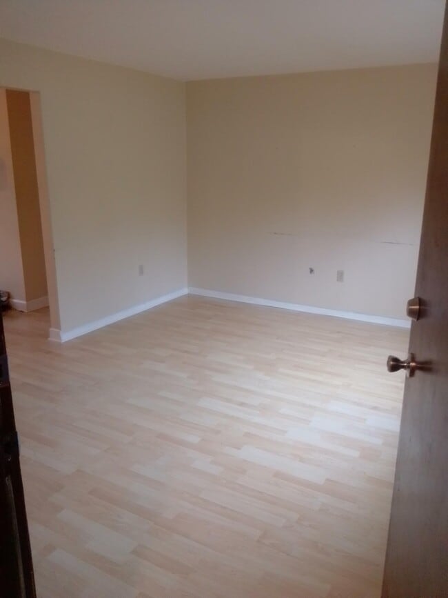 Photo - 550 Union Avenue Ext