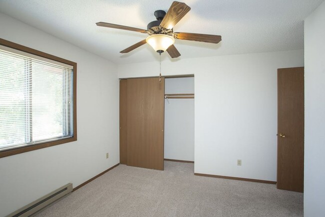 Photo - MEADOW WOOD Apartments
