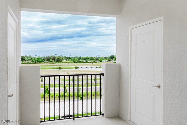Building Photo - 18451 Copperhead Dr Unit 545