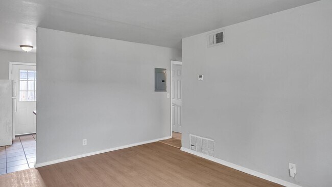 Photo - 1314 N Irvington Ave Unidad 1314B