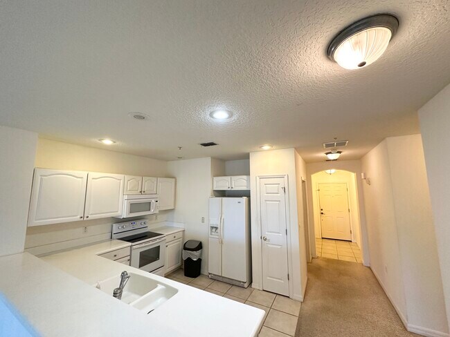 Photo - 900 Canopy Walk Ln