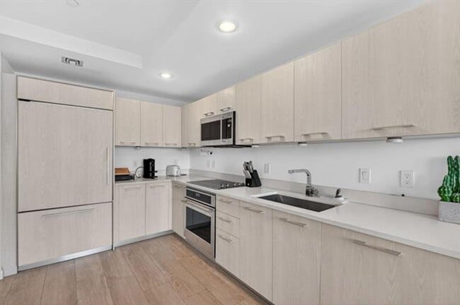 Photo - 55 SW 9th St Unidad 55 SW 9th St # 3704