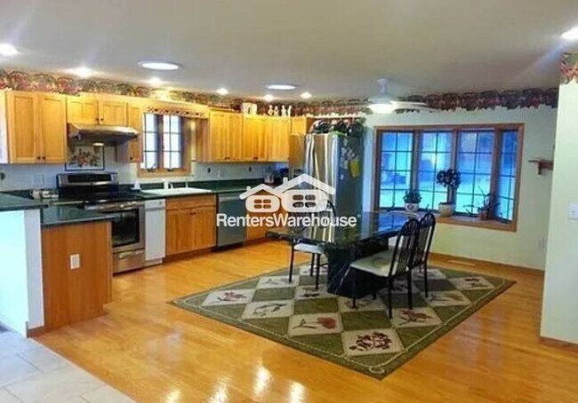 Photo - Available now - enjoy lake life in this 3 bedroom 2 bath single family home in Howard Lake!