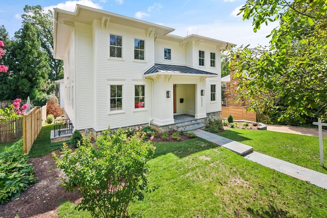 Photo - 5022 Cathedral Ave NW House