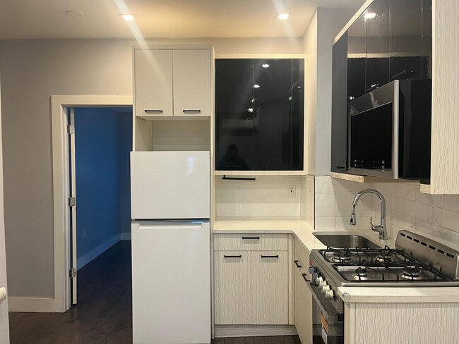 Photo - 60 Jordan Ave Unit 2R