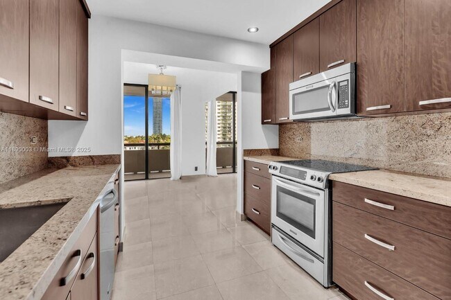 Photo - 19355 Turnberry Way Unit 3J