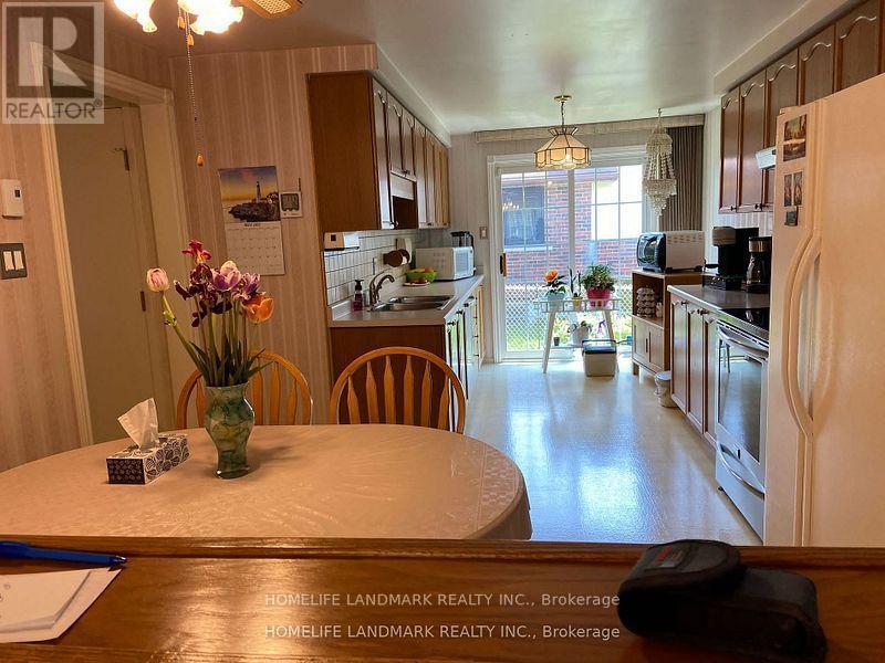 Photo - 583 Edinburgh Rd S