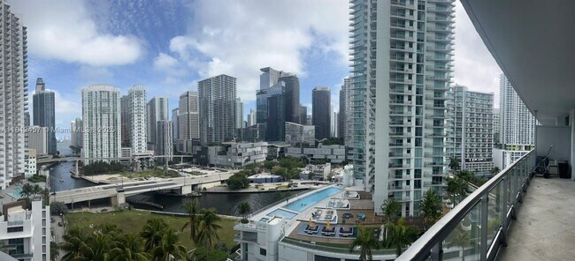 Photo - 90 SW 3rd St Unidad 1816 Rental