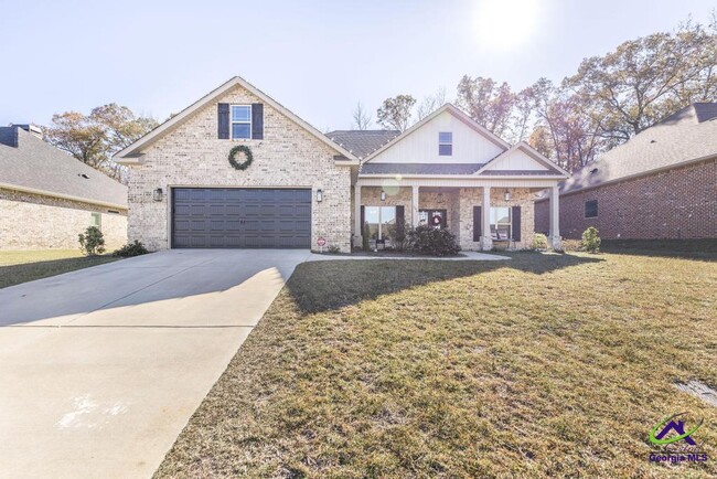 Photo - 306 Rustic Live Oak Trl House