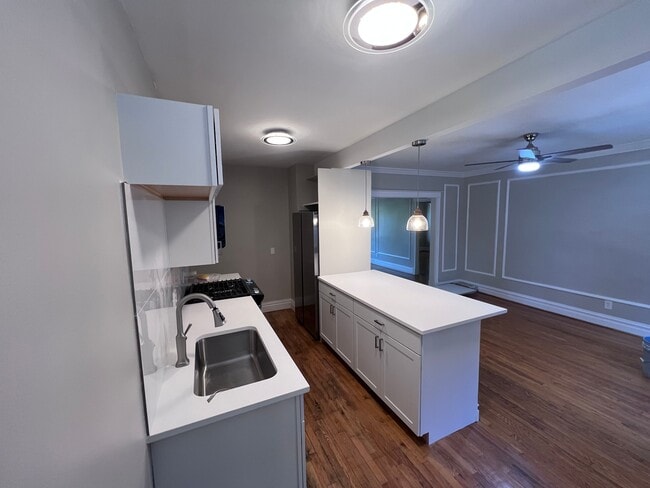 6332 N Rosebury 1E - DeMun Rental