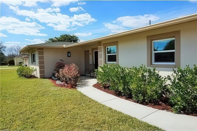 Photo - 115 Willoughby Dr
