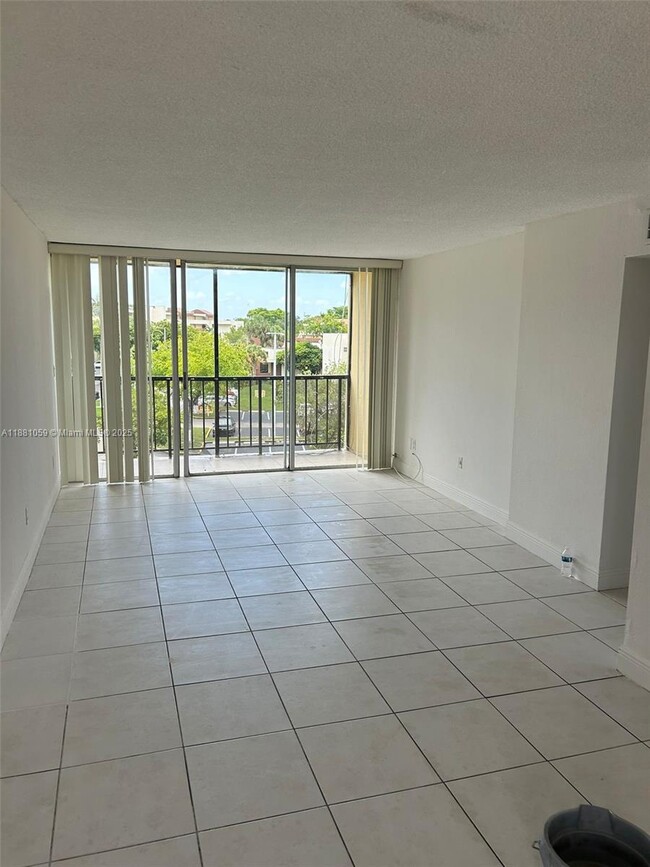 Building Photo - 8840 Fontainebleau Blvd Unit 401 Rental
