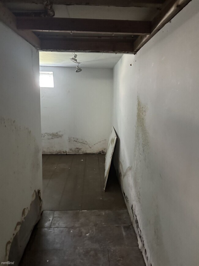 Photo - 3 br, 1 bath House - 2121 North Prospect Road