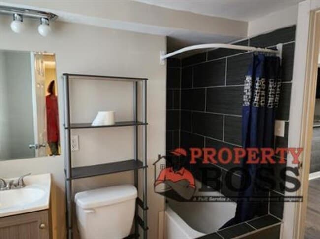 Photo - 2061 Maryland St