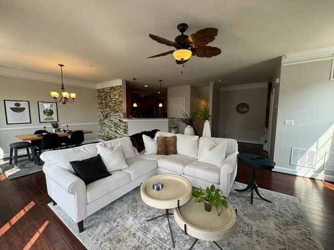 Photo - Stunning 3 Bed 2.5 Bath End Unit Townhome ...