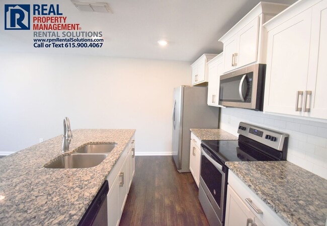 Photo - Gorgeous luxury 2BD/2.5BA M'boro townhome across from MTSU! Attached garage & washer/dryer!