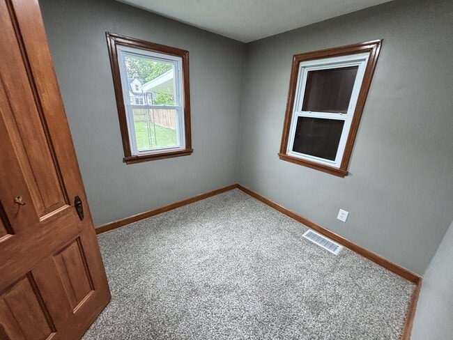 Photo - 1638 Spring Ave NE
