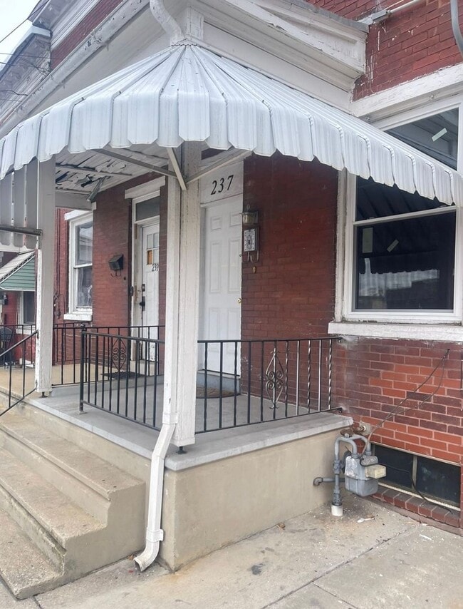 Building Photo - 3 Bed/ 1 Bath Home for Rent-237 N. Sherman St., York, PA
