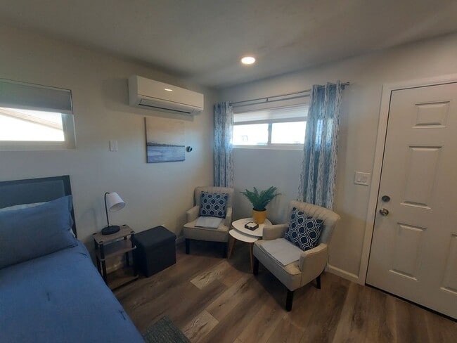 Photo - Adorable Studio ~ All utilities included!!