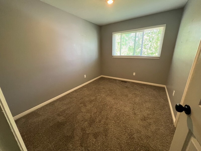Photo - 1637 W Springwater Dr