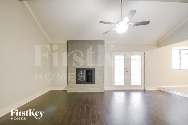 Photo - 2313 March Ln