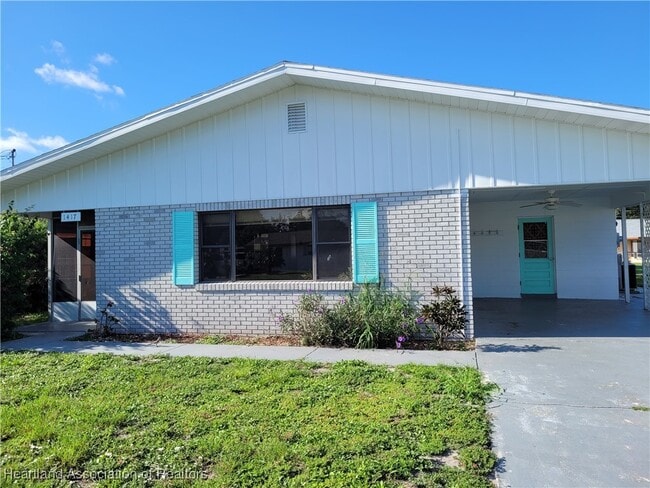 Building Photo - 1417 Kerry Dr