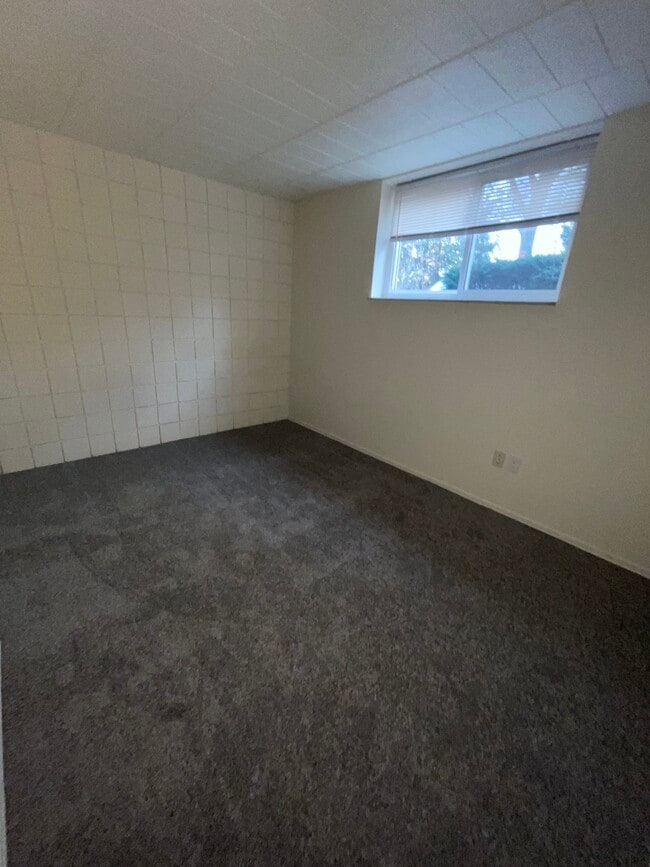 Bedroom - Shadeland Arms Apartments