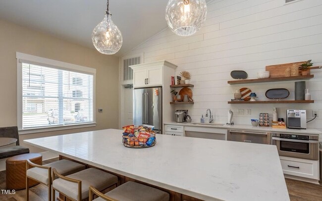 Photo - 170 Grove Cir Unit 302