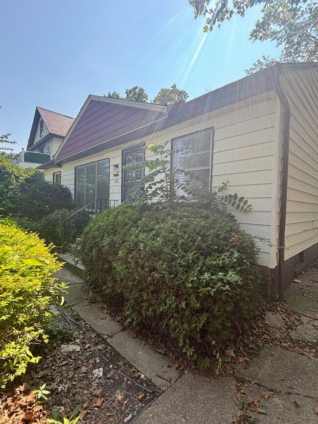 Photo - Charming 3 beds 1 bath in Cleveland! Pet f...