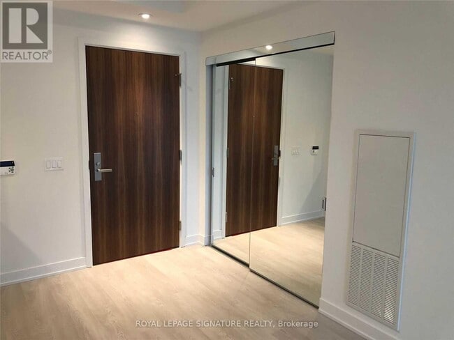 Photo - 15 Queens Quay E Unit 622