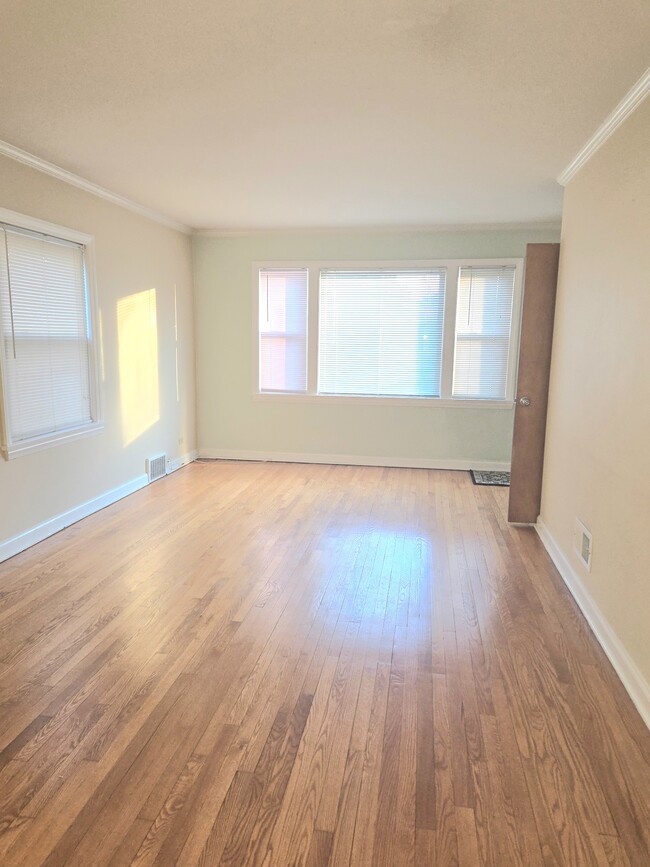 Building Photo - 2724 W Gregory St Unit 1