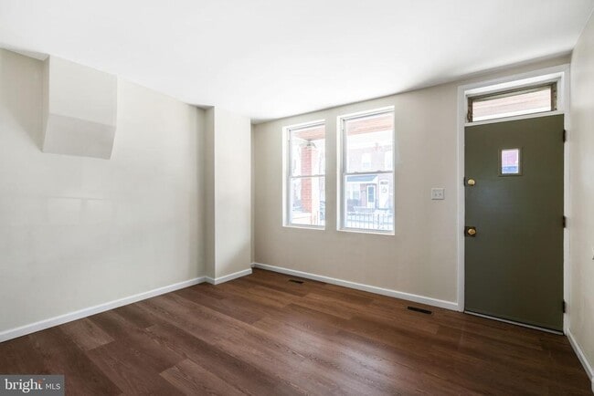 Photo - 613 N Scott St