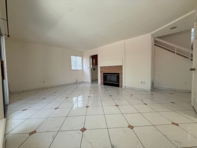 Photo - Wonderful floor plan and great location!