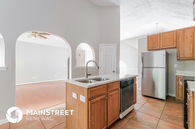Photo - 1041 Dalby Way