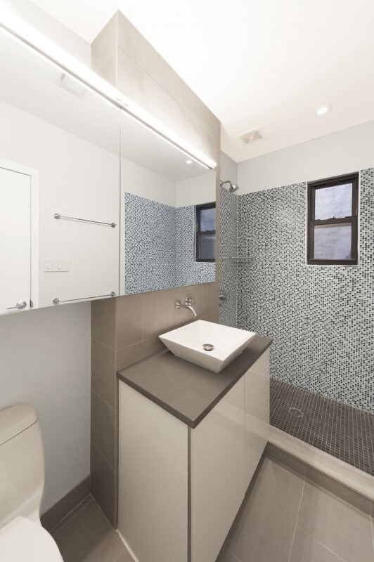 Photo - 211 Henry Street