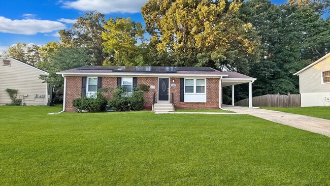 Building Photo - 2302 Old Fort Hills Dr