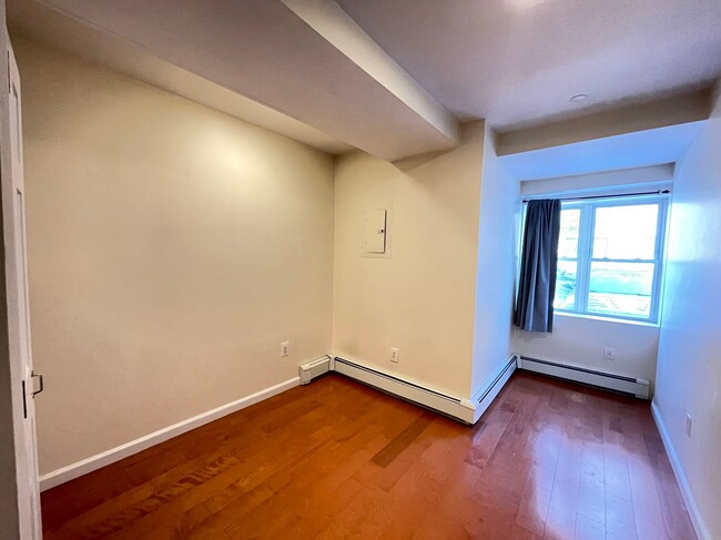 Photo - 3062 Roberts Ave Unit 1