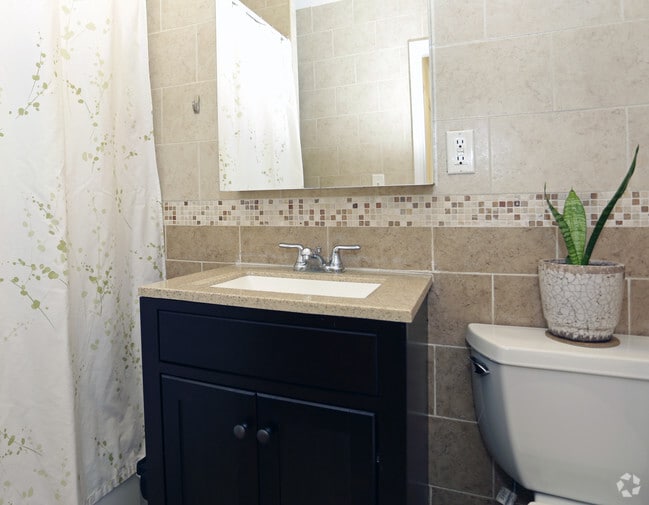 Apt 1 Interior - Bathroom