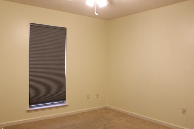 Photo - 504 Bedford Ct