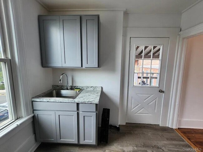 Photo - 457 Main St Unit Apt 4