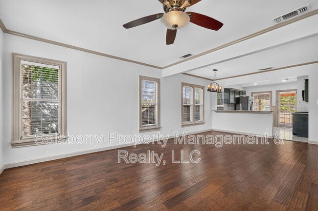 3824 Collinwood Ave