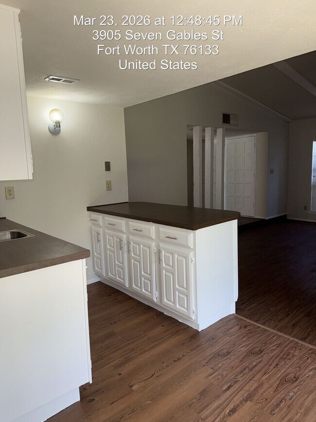 Photo - 3905 7 Gables St