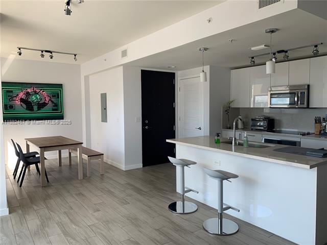 Photo - 999 SW 1st Ave