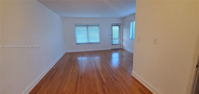 Photo - 535 74th St Unit 10