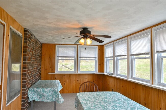 Photo - 148 Farnham Rd